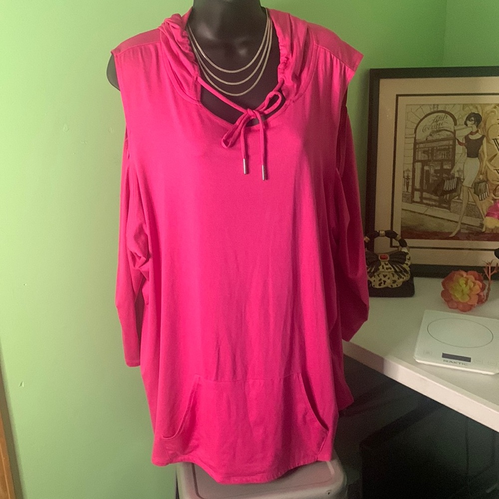 Avenue woman’s top